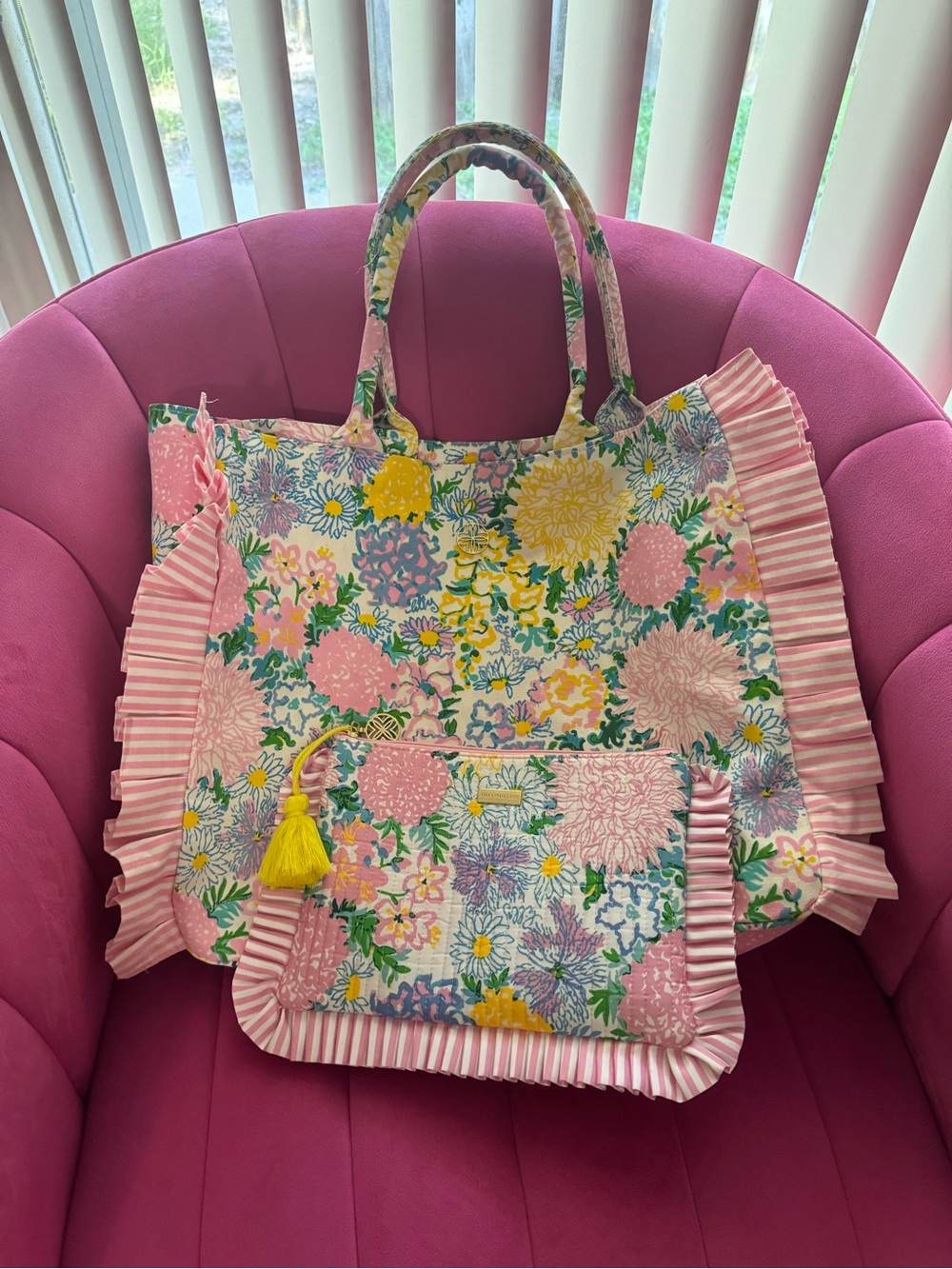 Lilly Pulitzer Ruffle Tote and Pouch Set - Picture 2 of 11
